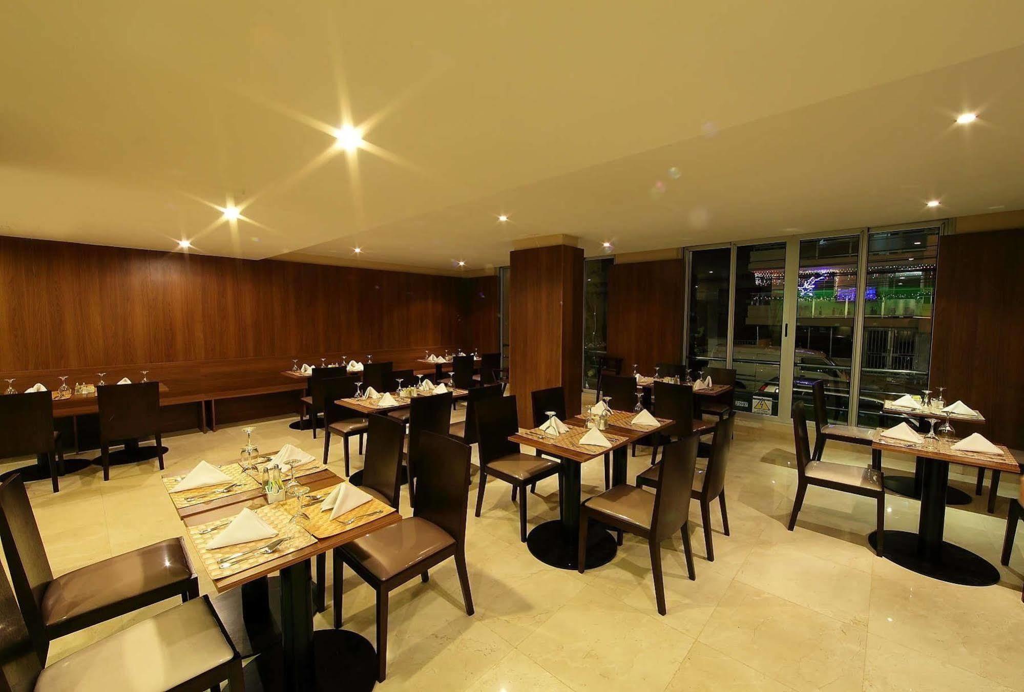 Wyndham Garden Panama City Restoran gambar